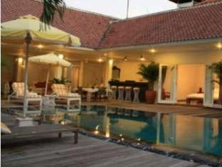 Asana Villa *